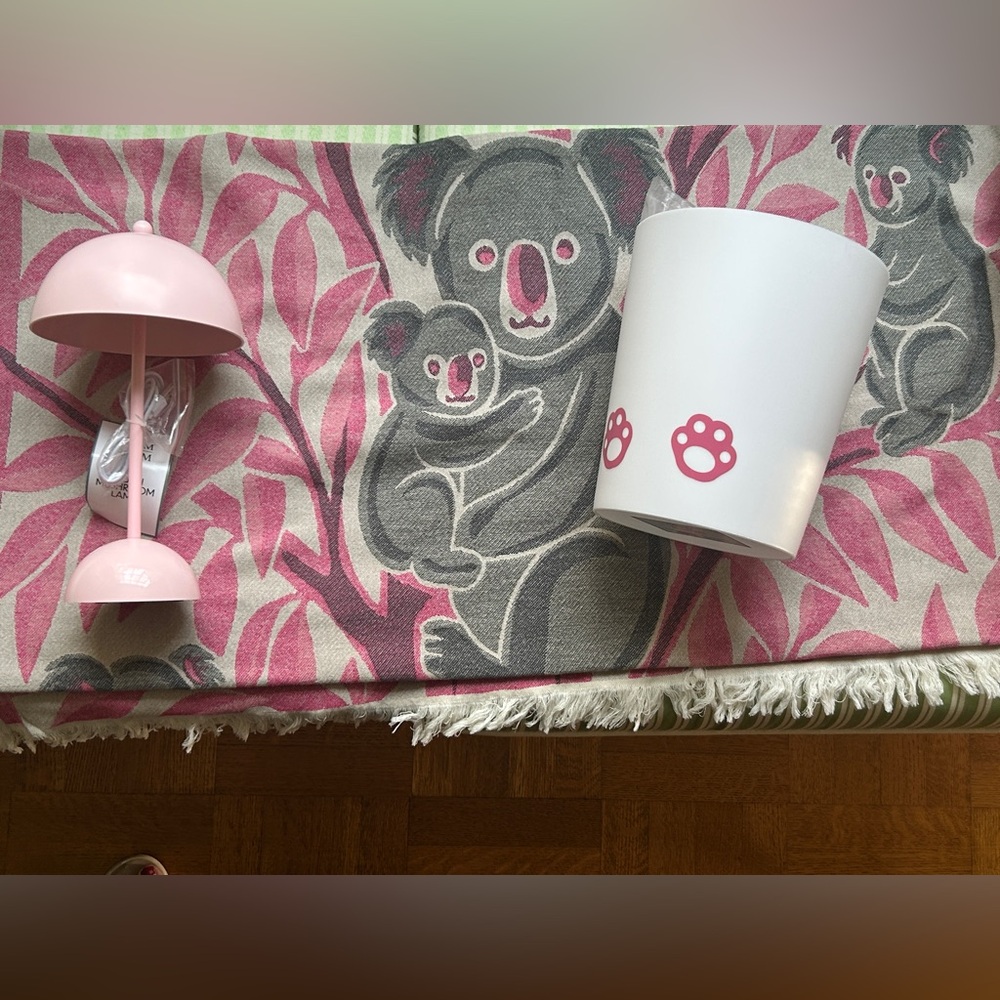 Koala Room Decor Set Original Koala Hand Loom Pink Gray White For All Ages NEW - Picture 7 of 12